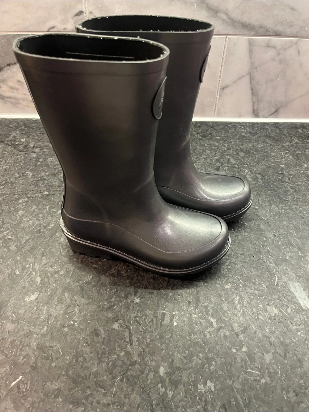 Kids Grey Fitflop Rain Boots - Classic Waterproof Style